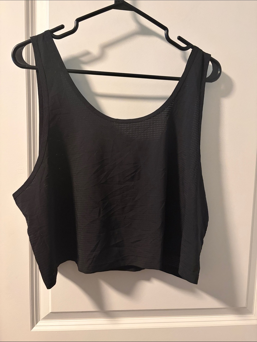 ALO Yoga Black Scoop Crop Tank